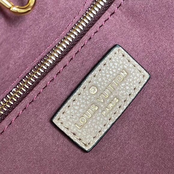 Louis Vuitton Handheld Shopping Bags, Shoulder Bags - Picture 9 of 9